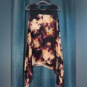 Simply Vera Wang Floral Tank Top With Mesh Neck Detail. Size Small!